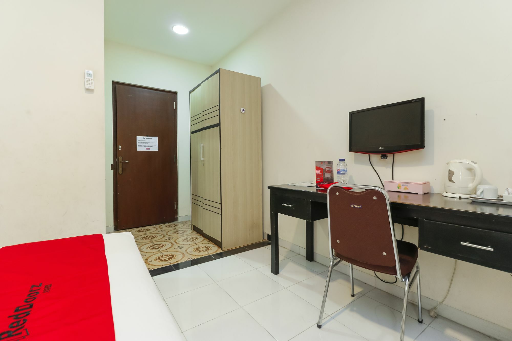 Reddoorz Near Universitas Sebelas Maret Solo Exterior foto